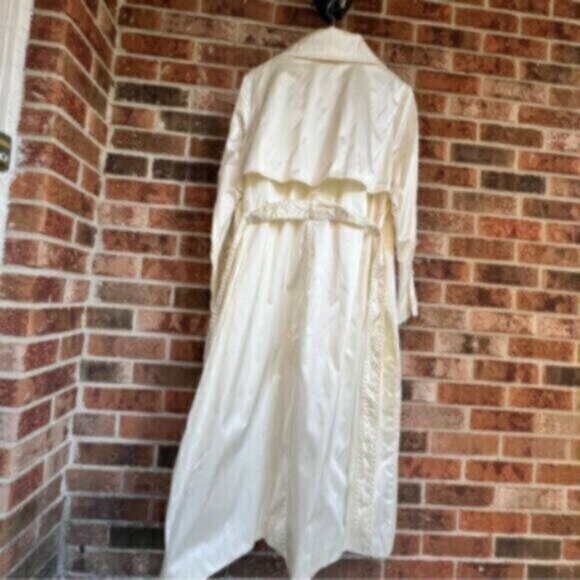 NWT! Banana Republic Maja Satin Trench Coat Iced Vanilla Ivory - Size Petite L - Picture 3 of 16